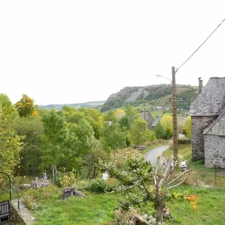 Maison De Caractere Au Coeur Des Volcans D'auvergne Avec Jardin, Cheminee Et Proche Des Activites Outdoor - Fr-1-742-464 Semesterbostad *