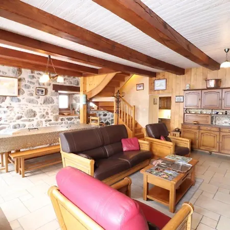 Maison De Caractere Au Coeur Des Volcans D'auvergne Avec Jardin, Cheminee Et Proche Des Activites Outdoor - Fr-1-742-464 Semesterbostad