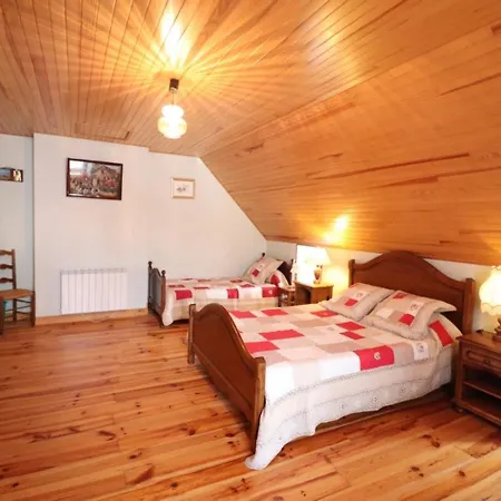 Semesterbostad Maison De Caractere Au Coeur Des Volcans D'auvergne Avec Jardin, Cheminee Et Proche Des Activites Outdoor - Fr-1-742-464 Dienne (Cantal)