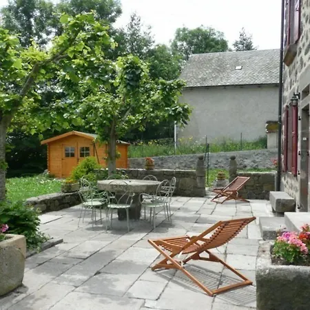 Maison De Caractere Au Coeur Des Volcans D'auvergne Avec Jardin, Cheminee Et Proche Des Activites Outdoor - Fr-1-742-464 Holiday home *